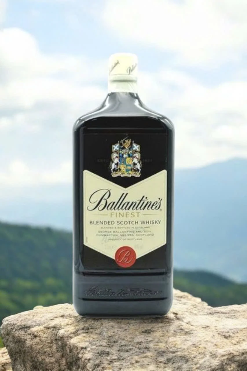 Rượu Ballantine's Finest