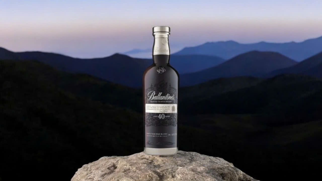Rượu Ballantine’s 40 năm