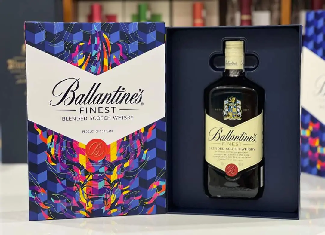 Rượu Ballantine’s Finest